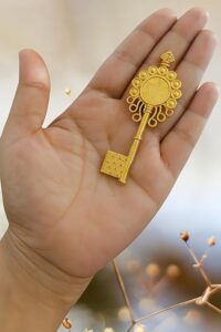 Kuber Kunji Key for Money and Prosperity | Original Brass Vastu & Feng Shui Key | Wealth & Good Luck Symbol | Home & Office Décor | Ideal Gift