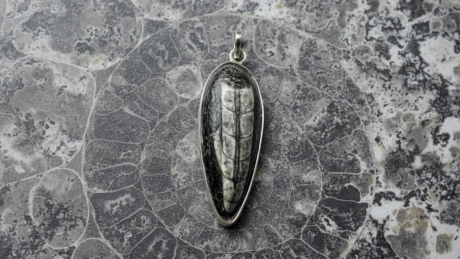 Kuber Stone Pendant for Men & Women | Natural Wealth Stone for Prosperity & Good Luck | Vastu & Reiki Healing Crystal Pendant